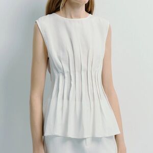BRAND NEW Rue Sophie Sleeveless Pintuck White Top